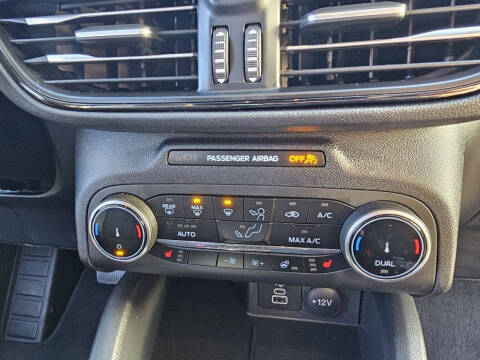 2025 Ford Escape ST-Line Select