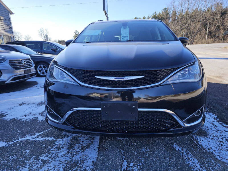 2017 Chrysler Pacifica Touring-L