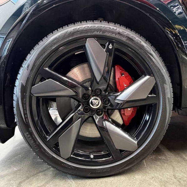 2025 Jaguar F-PACE SVR 575 EDITION