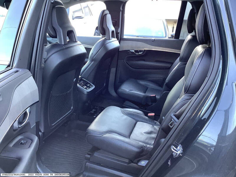 2022 Volvo XC90 T6 Inscription 6-Passenger