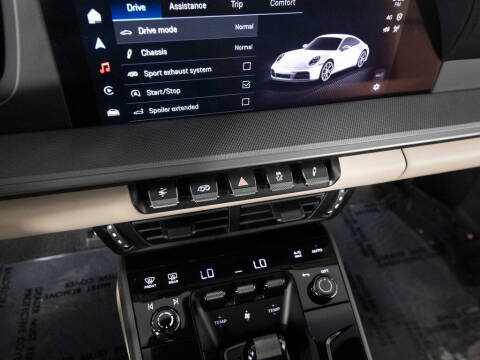 2025 Porsche 911 Carrera