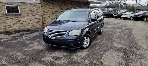 2008 Chrysler Town and Country for sale at Stark Auto Mall in Massillon OH