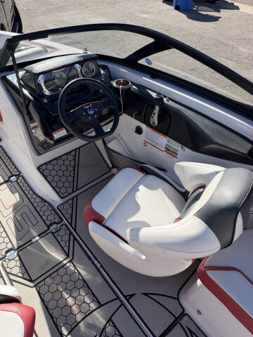 2019 Scarab 215 ID