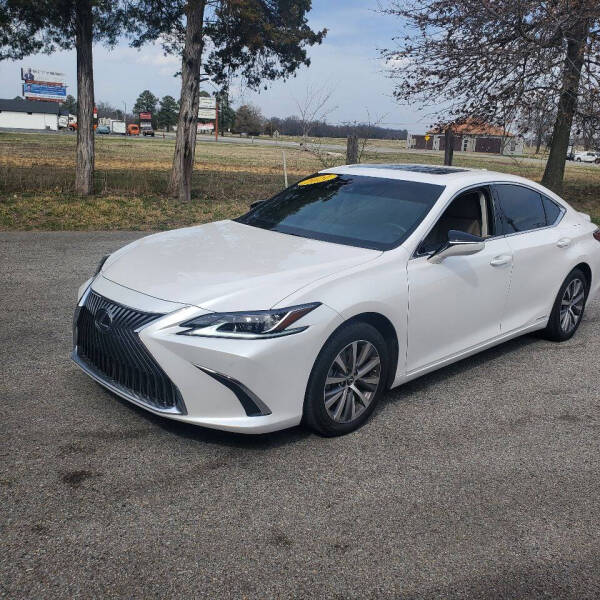 2021 Lexus ES Hybrid 300h's photo