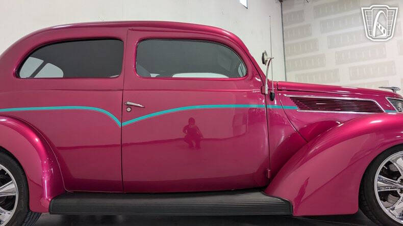 1937 Ford Tudor
