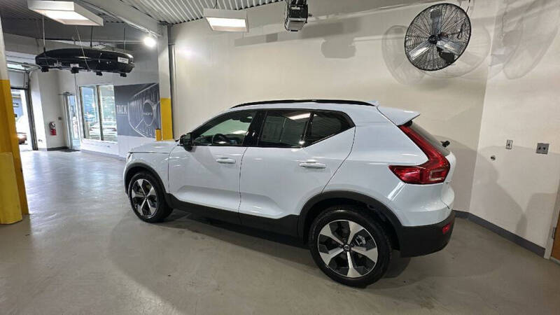 2026 Volvo XC40 B5 Plus