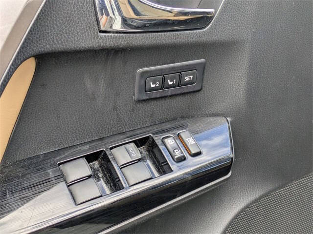 2017 Toyota RAV4 Hybrid Limited