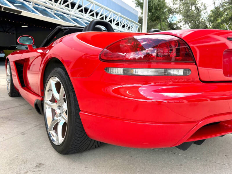 2004 Dodge Viper SRT-10