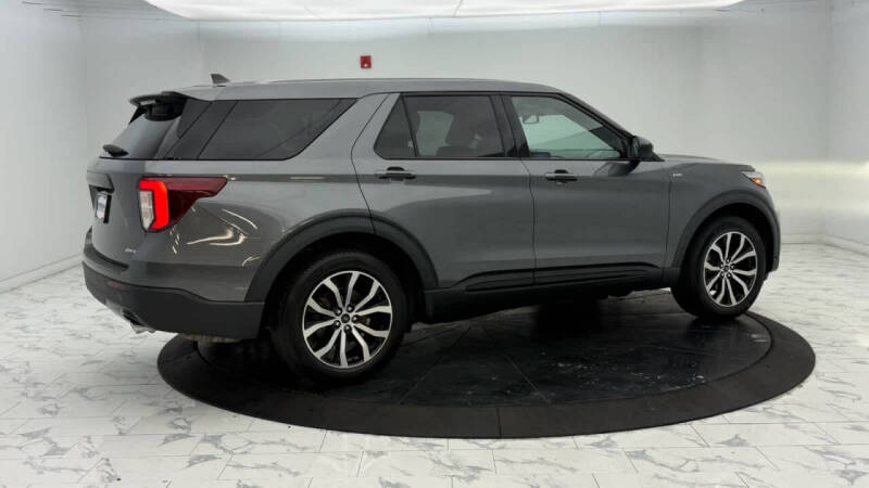 2022 Ford Explorer ST-Line