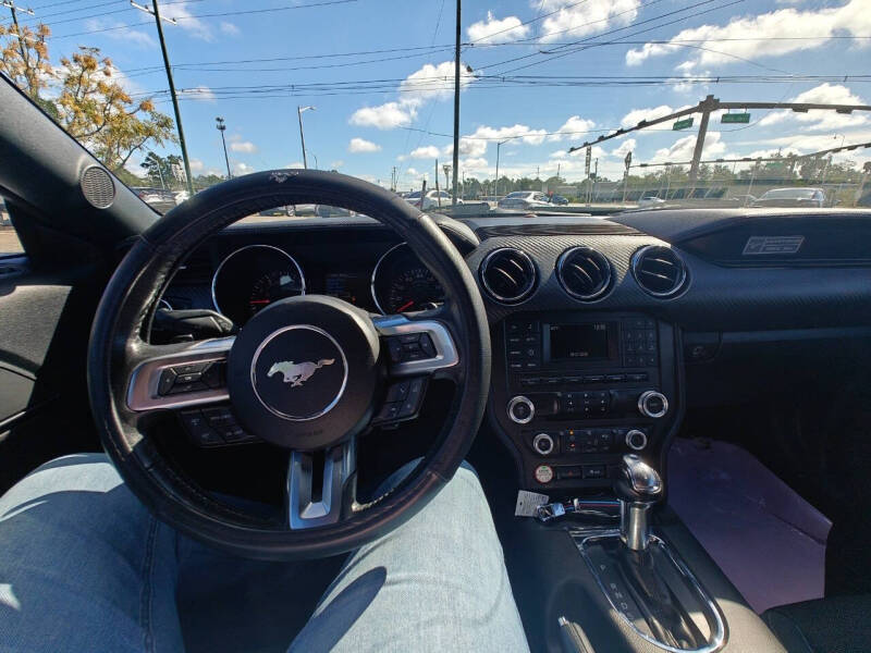 2016 Ford Mustang V6