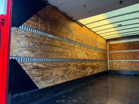 2004 Freightliner M2 106
