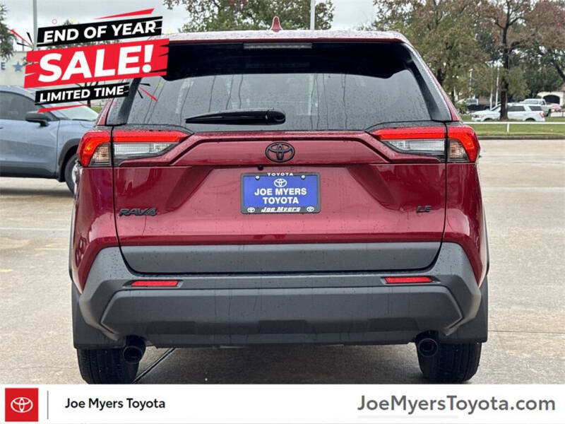 2024 Toyota RAV4 LE