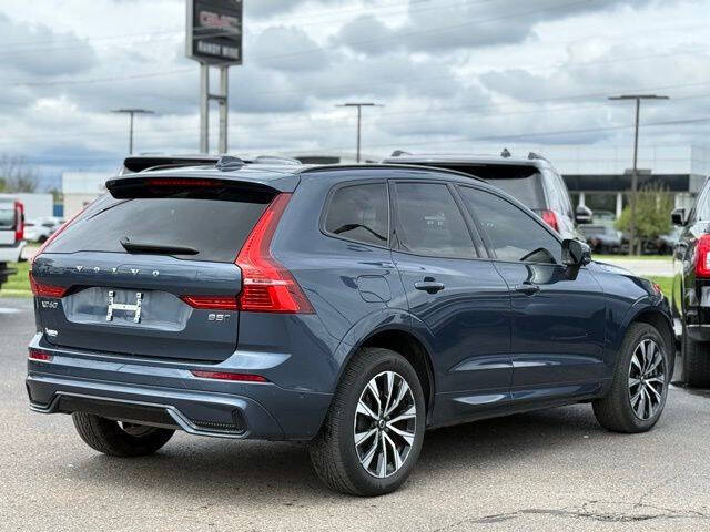 2023 Volvo XC60 B5 Plus Dark Theme