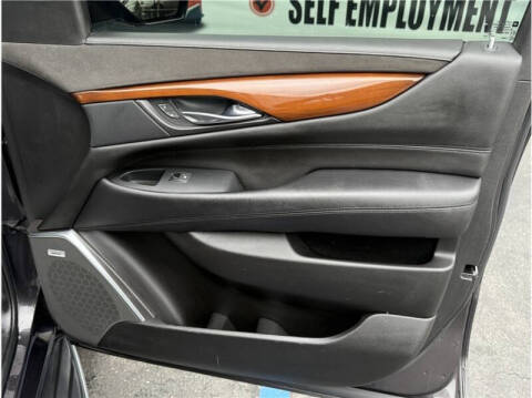 2017 Cadillac Escalade Standard