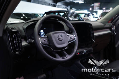 2024 Volvo XC40 B5 Plus Dark Theme