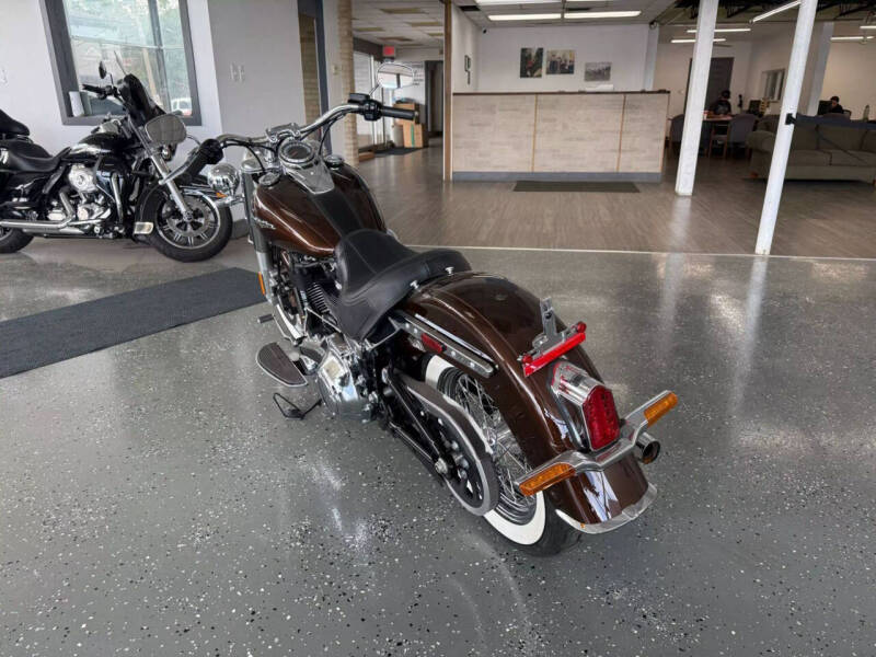 2019 Harley-Davidson FLDE Deluxe