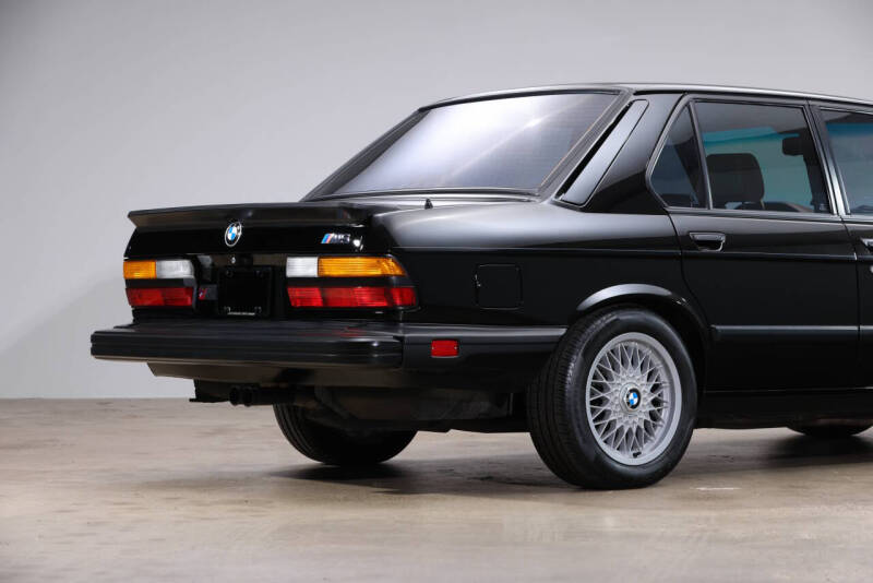 1988 BMW M5