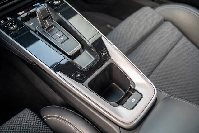 2020 Porsche 911 38