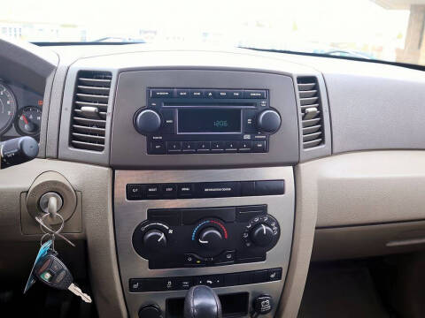 2005 Jeep Grand Cherokee Laredo