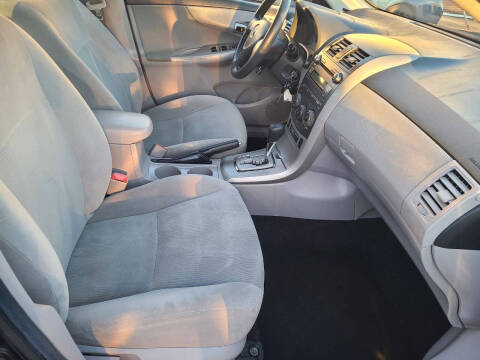 2011 Toyota Corolla LE