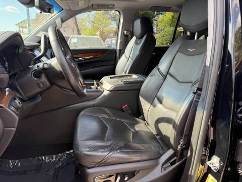 2017 Cadillac Escalade Luxury