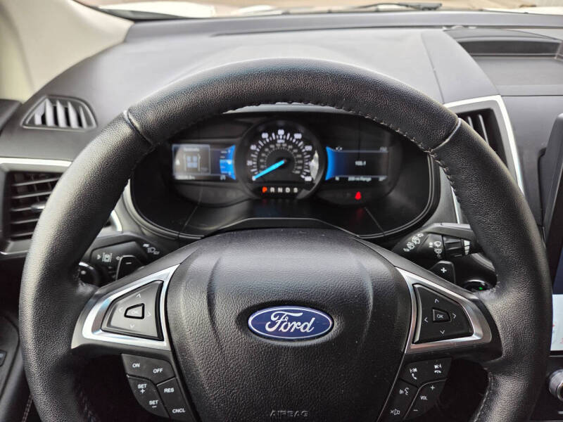 2023 Ford Edge Titanium