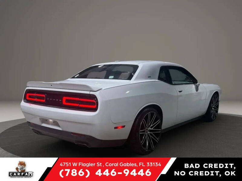 2015 Dodge Challenger SXT Plus