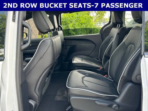 2026 Chrysler Pacifica Plug-In Hybrid Select