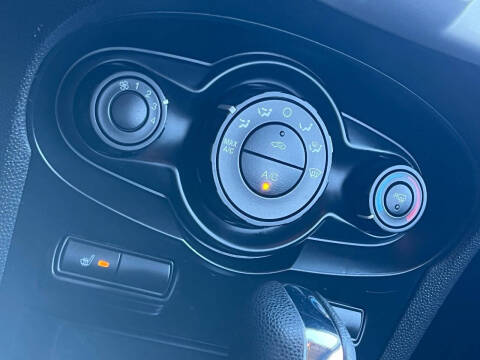 2011 Ford Fiesta SES