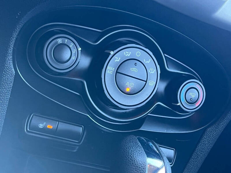 2011 Ford Fiesta SES