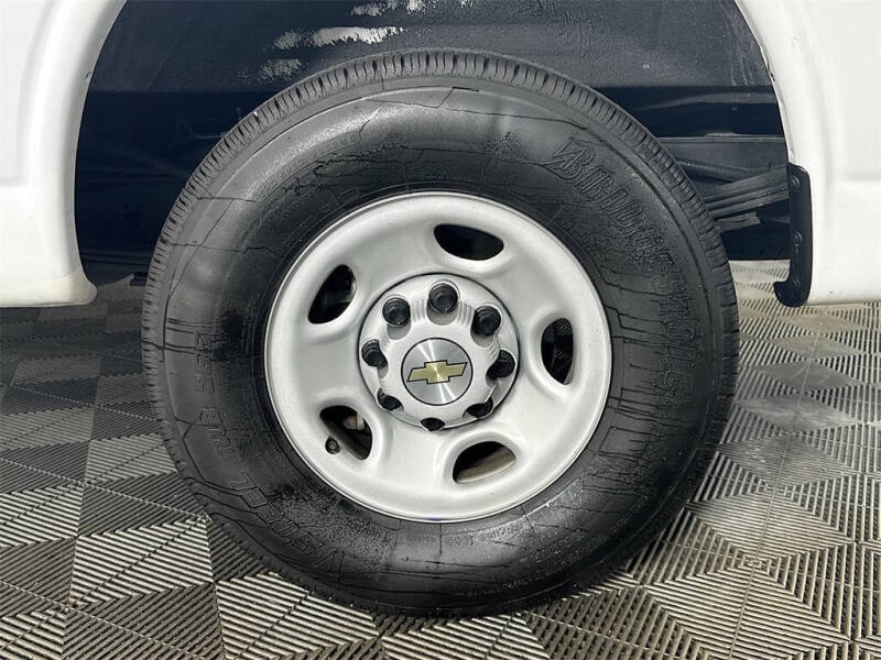 2024 Chevrolet Express 2500