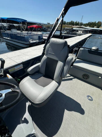 2023 Veranda Pontoon Relax Series