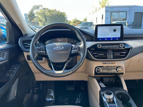 2021 Ford Escape SEL