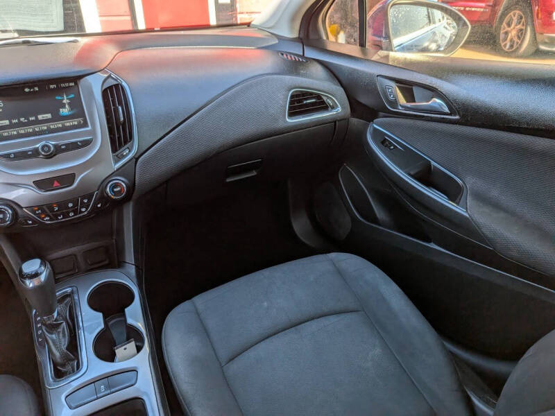 2017 Chevrolet Cruze LT Auto