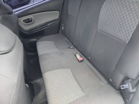 2015 Toyota Yaris 5-Door SE