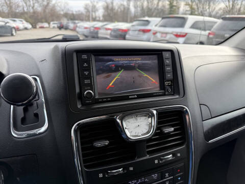 2013 Chrysler Town and Country Touring