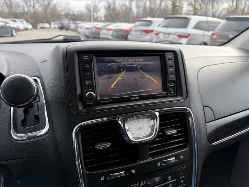 2013 Chrysler Town and Country Touring