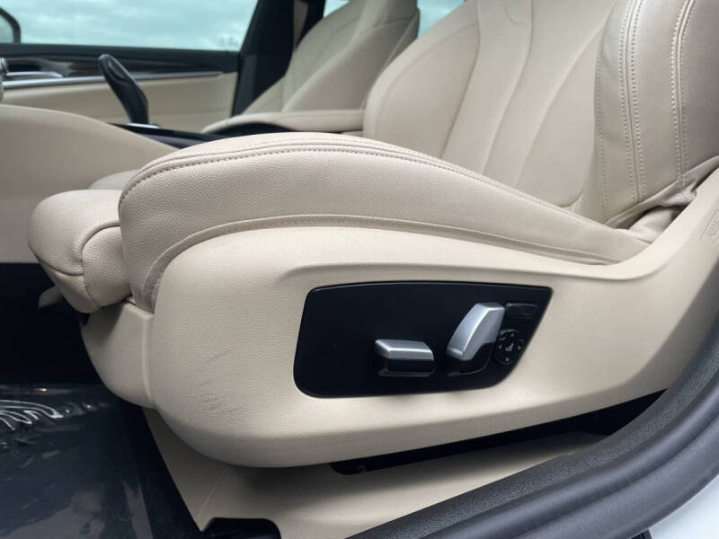 2019 BMW 5 Series 530i