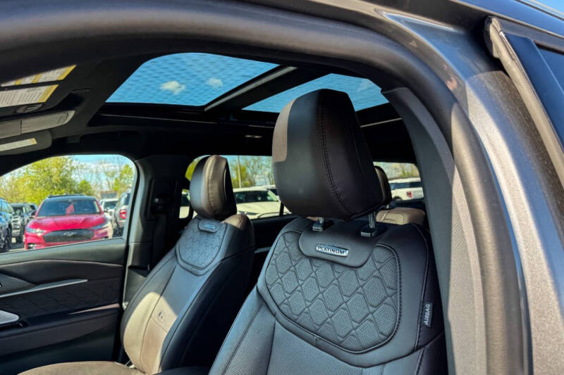 2025 Ford Explorer Platinum