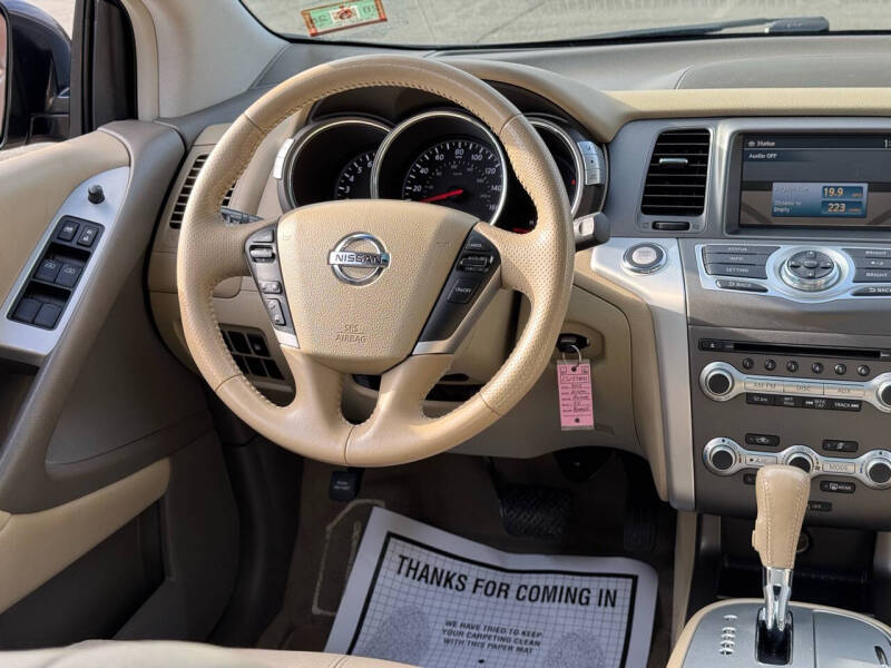 2012 Nissan Murano SV photo 12