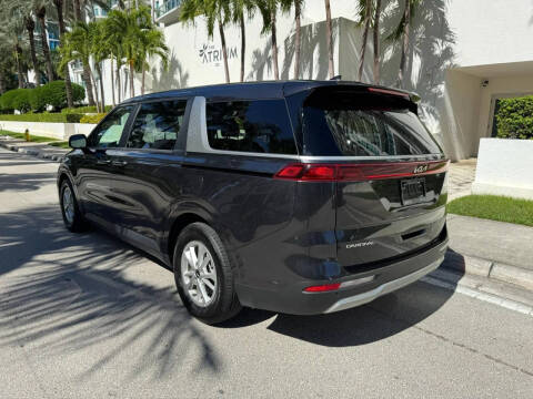 2024 Kia Carnival LX