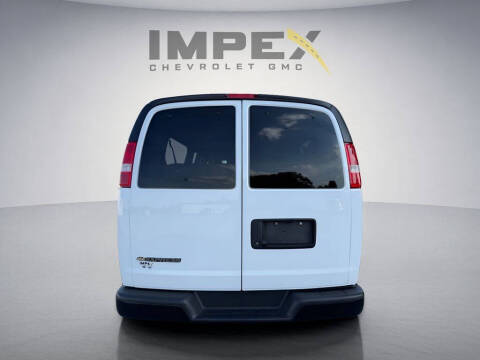 2021 Chevrolet Express 2500