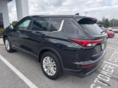2023 Mitsubishi Outlander ES