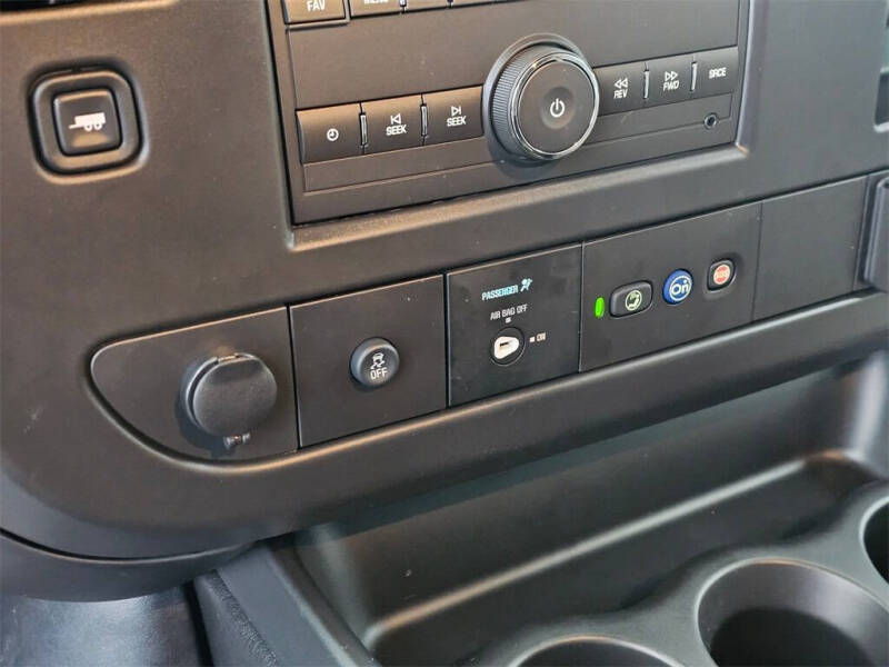 2025 Chevrolet Express 3500