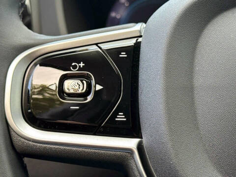 2025 Volvo XC60 B5 Plus Dark Theme