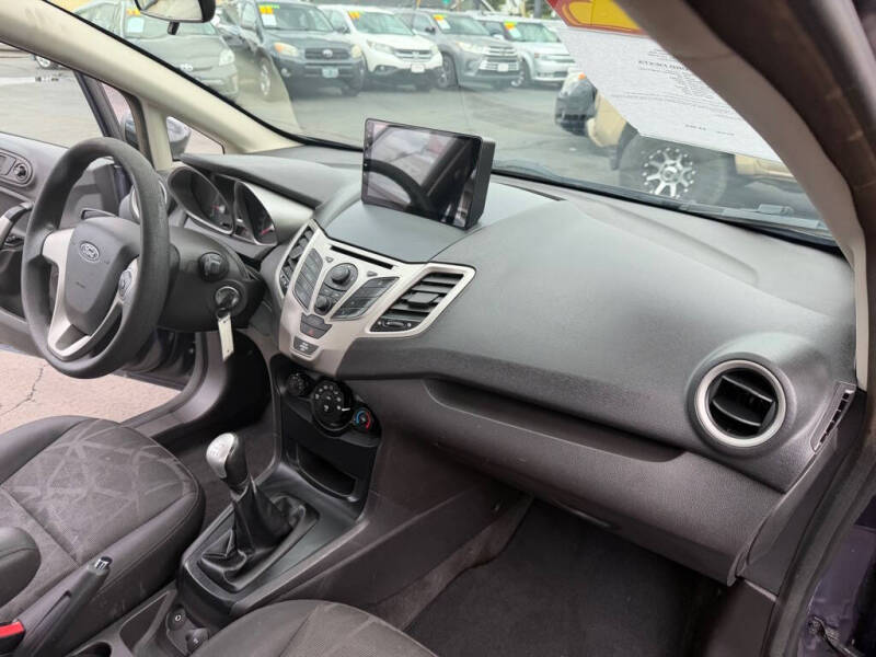 2012 Ford Fiesta SE