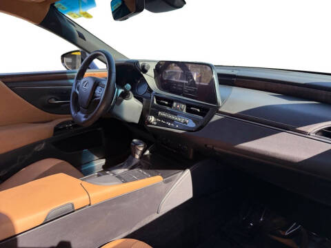 2022 Lexus ES 300h