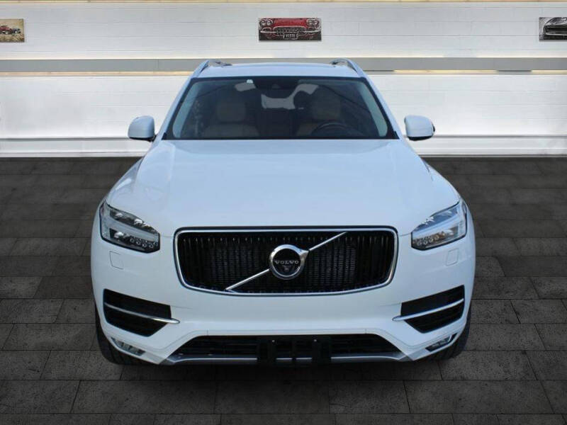 2016 Volvo XC90 T6 Momentum
