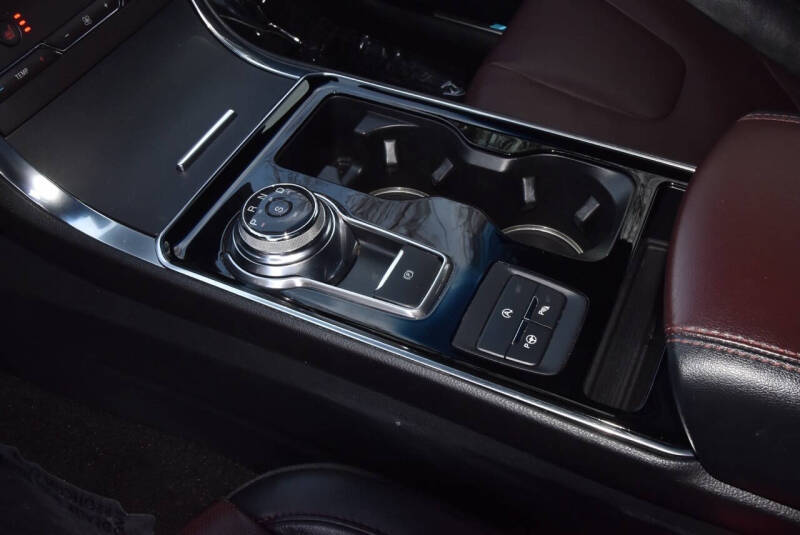 2020 Ford Edge Titanium