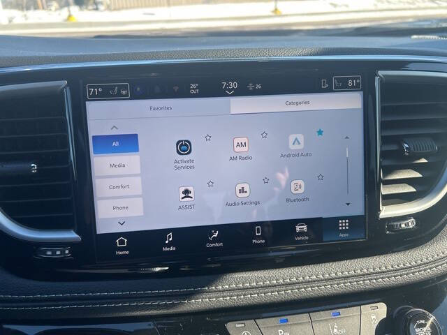 2026 Chrysler Pacifica Select